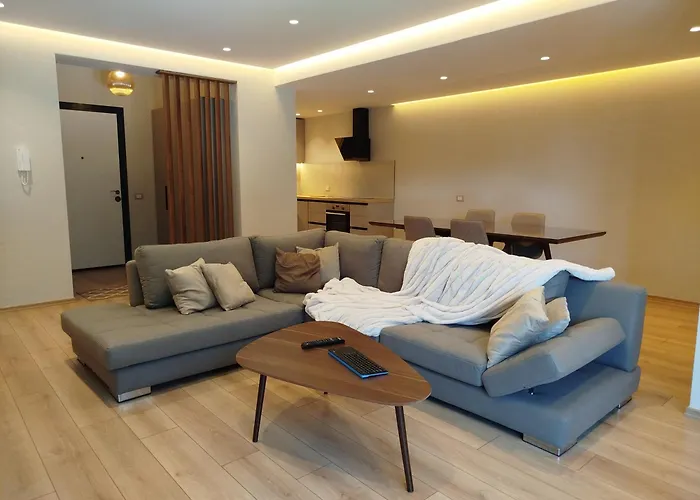 Sunhill Spacious 2 Bedroom Luxury Apartment Tirana