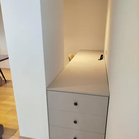 דירה Sunhill Spacious 2 Bedroom Luxury טיראנה