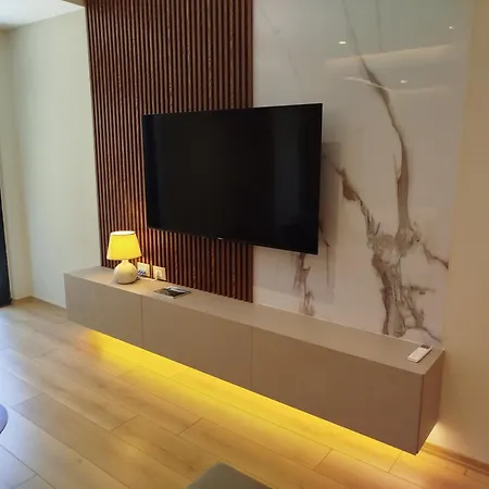 דירה Sunhill Spacious 2 Bedroom Luxury טיראנה