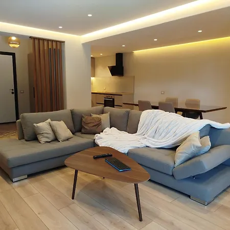 Sunhill Spacious 2 Bedroom Luxury דירה טיראנה