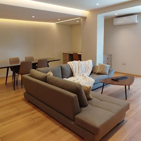 Sunhill Spacious 2 Bedroom Luxury דירה טיראנה