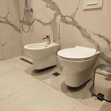 דירה Sunhill Spacious 2 Bedroom Luxury טיראנה