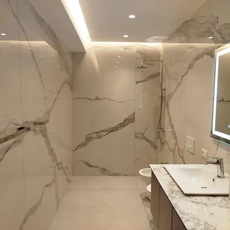 Sunhill Spacious 2 Bedroom Luxury * טיראנה