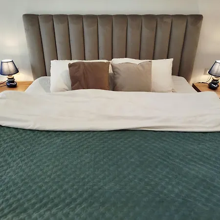 Sunhill Spacious 2 Bedroom Luxury דירה טיראנה