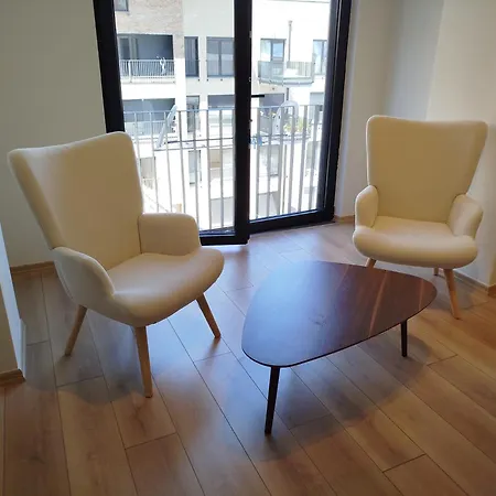 Sunhill Spacious 2 Bedroom Luxury טיראנה